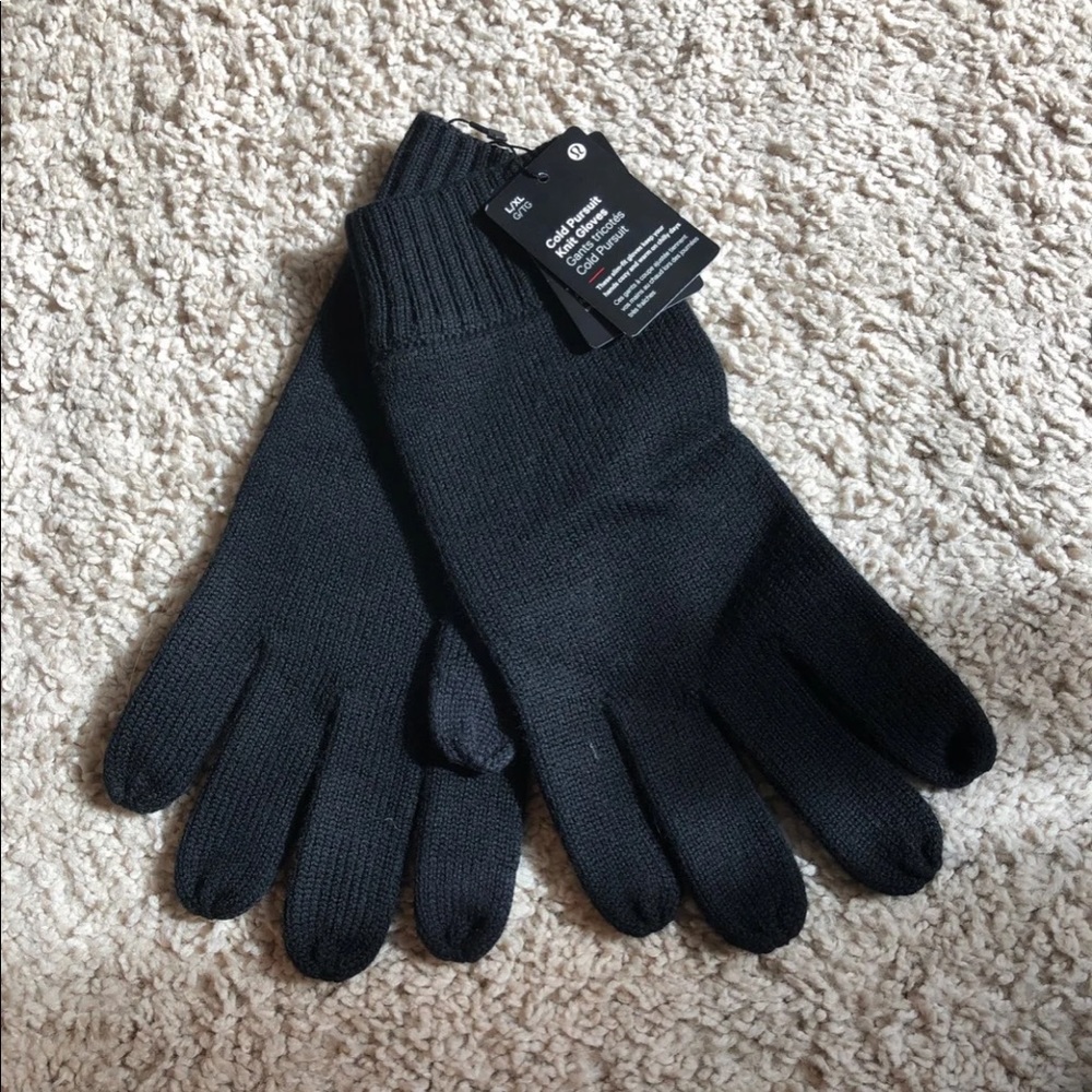 Cold pursuit knit gloves Lululemon NWT